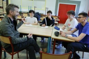 Teacher-researchers at Lycée Louis-Bertrand: “How much do you earn?”