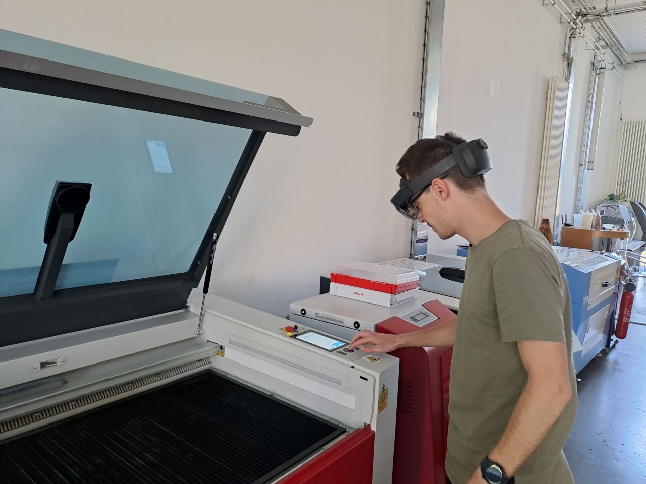 You are currently viewing As part of the Industrie Digitale Connecté (INDICO) project, ENSGSI has developed a tool for creating augmented and virtual reality training. The aim of this tool is to enable teachers to create AR and/or VR teaching scenarios without any IT development.