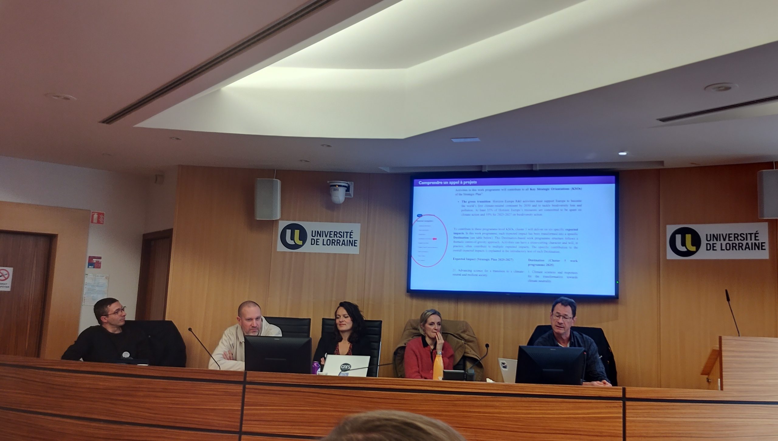 You are currently viewing Le Pôle EMPP, en collaboration, avec les pôles A2F, AM2I, CPM, EMPP, M4 et OTELO a organisé une matinée « Europe » le 4 décembre